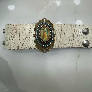 White Crackle Leather Bracelet with Ornate Turquoise-Accented Medallion
